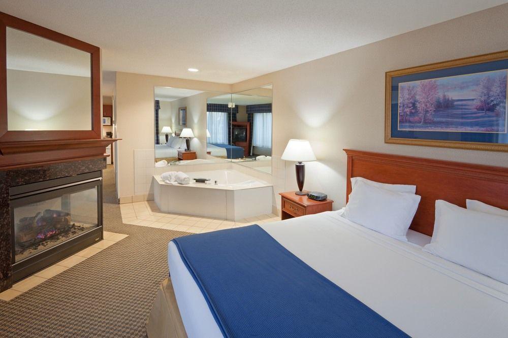 Holiday Inn Express Poughkeepsie By Ihg Экстерьер фото