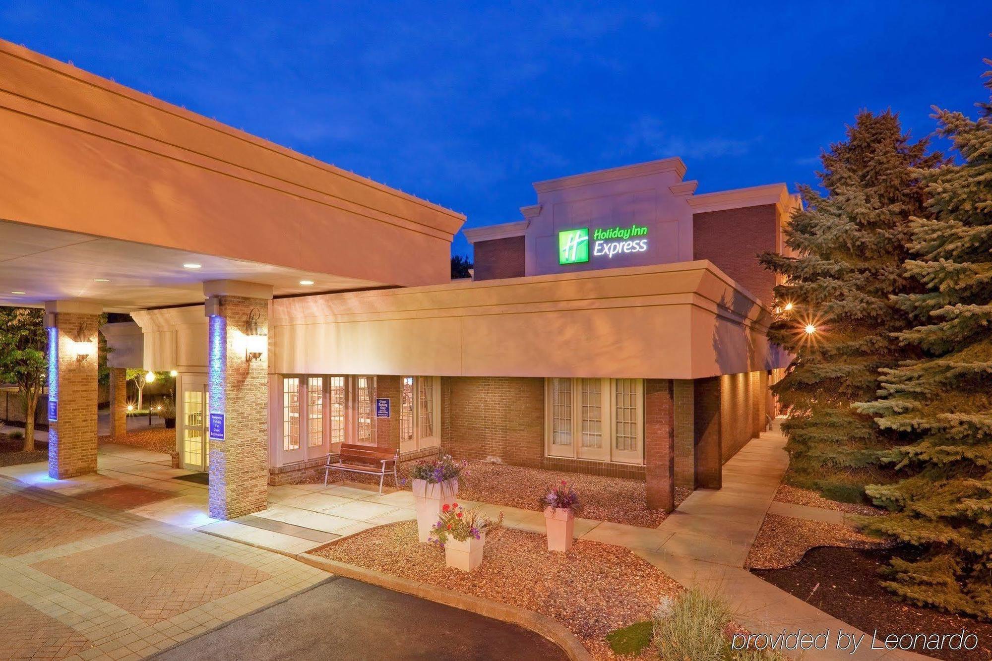 Holiday Inn Express Poughkeepsie By Ihg Экстерьер фото