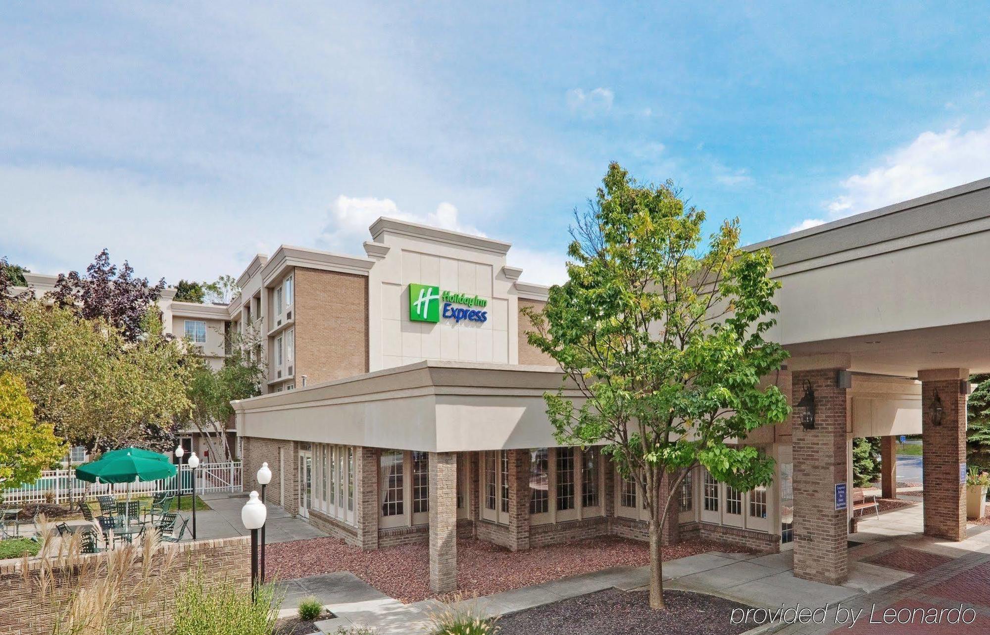 Holiday Inn Express Poughkeepsie By Ihg Экстерьер фото